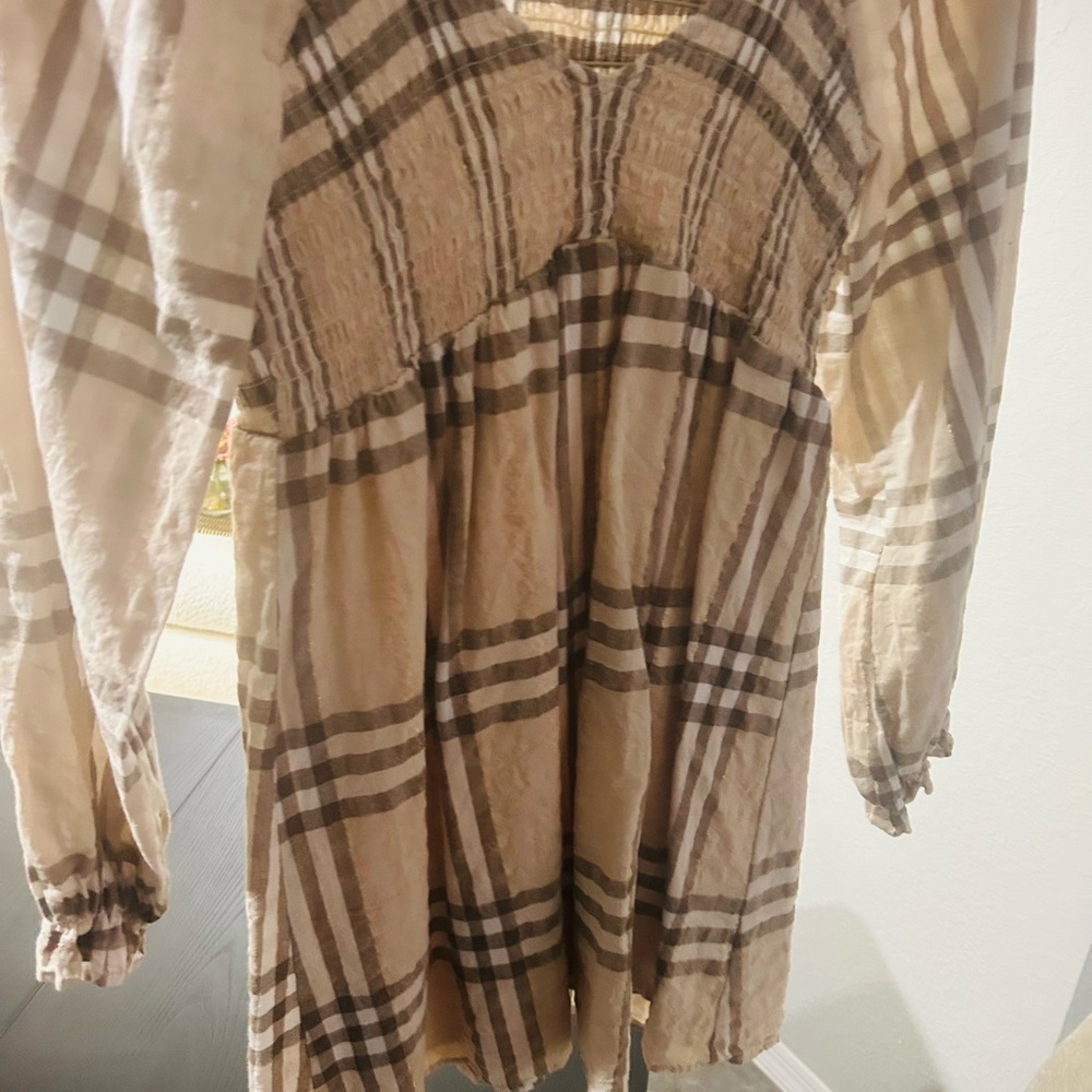 Plaid Long Sleeve Dress above knee babydoll. Super cute. Sandal or boots.SZ M